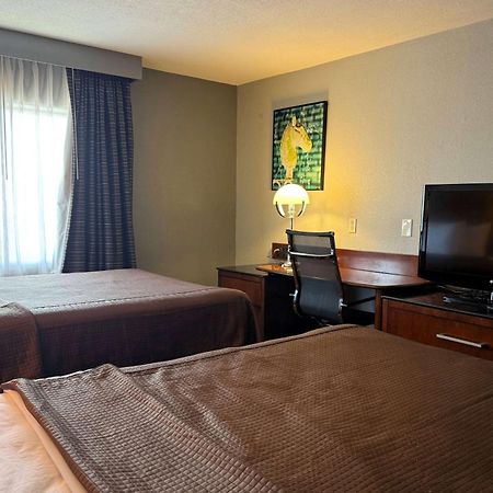 Travelodge By Wyndham Блумингтон Экстерьер фото